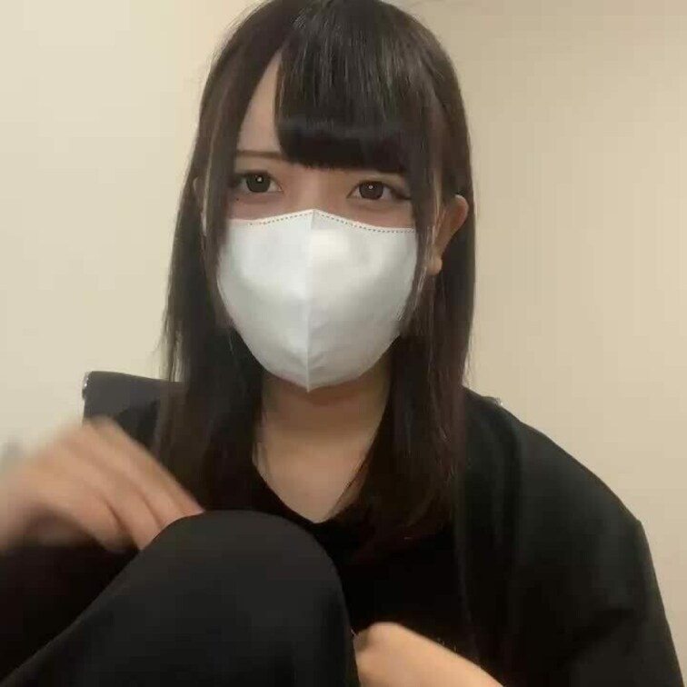 【りん 18 歳】

りんさんのライブ配信動画です
生配信 だと、1 回の有料配信を視聴すると、おおよそ平均 5,