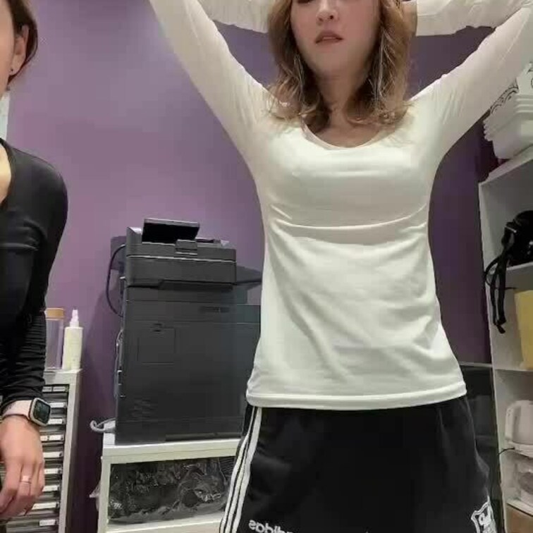 皆様いつもご購入ありがとうございます☺️
今回のくすぐり動画はこちらです👍

是非見てあげてくださいね(  ˆОˆ