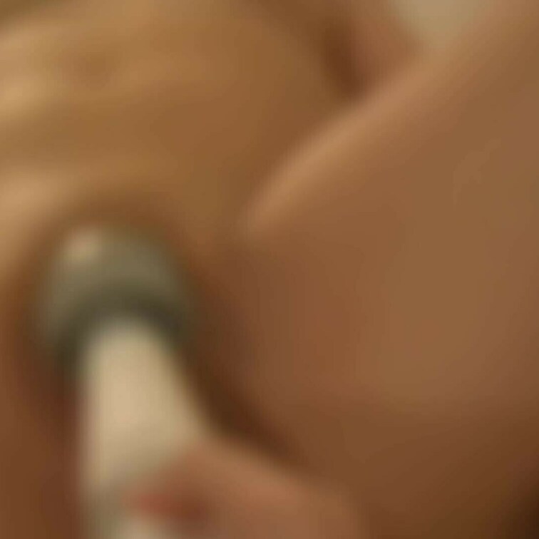 セフの杏里ちゃんの電マとハメ撮り。首〇めや○○○〇とか、ややS M的なこともやってます。

この子とするときは、いつ