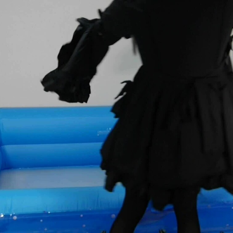 着ぐるみさんがローションで遊んで全身がローションまみれになるウェット＆メッシーフェチ系動画です