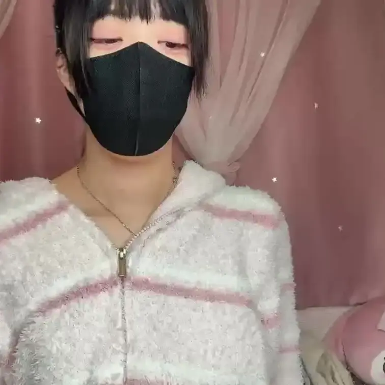 【みれい 20 歳】

みれいさんのライブ配信動画です
生ライブ配信だと、1 回の有料配信を視聴すると、おおよそ平