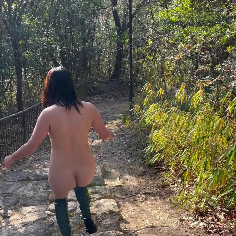アリサは普通の主婦のハズだが…w
