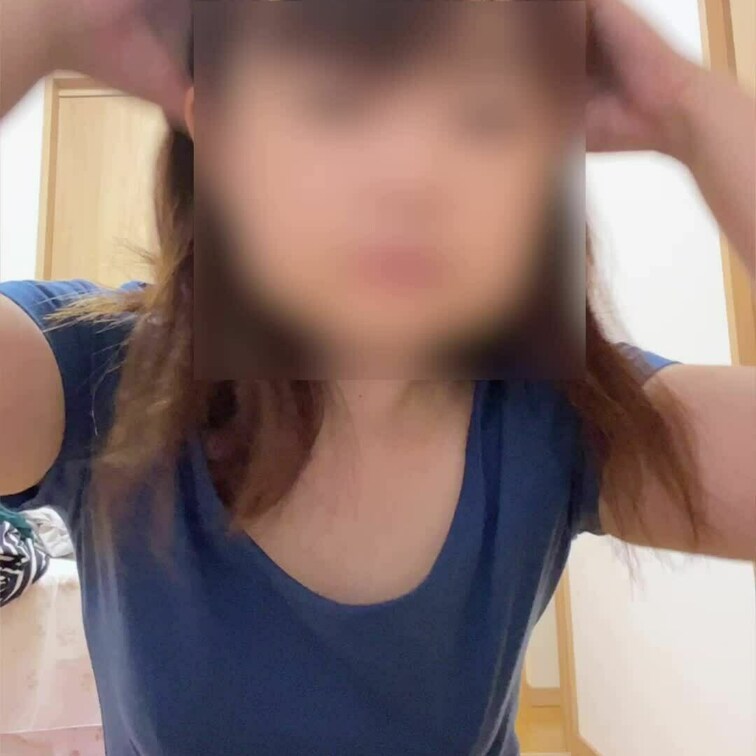 おっぱい❤️おめめもチラリ👀
