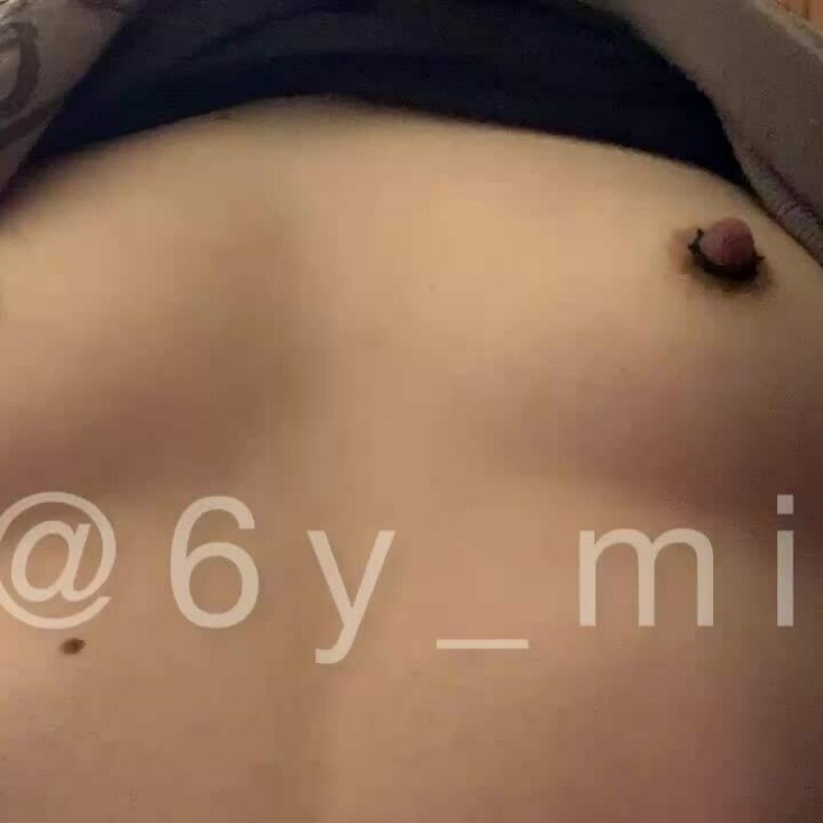 DMで乳首をヘアピンで挟んでと言われたので従いました。
