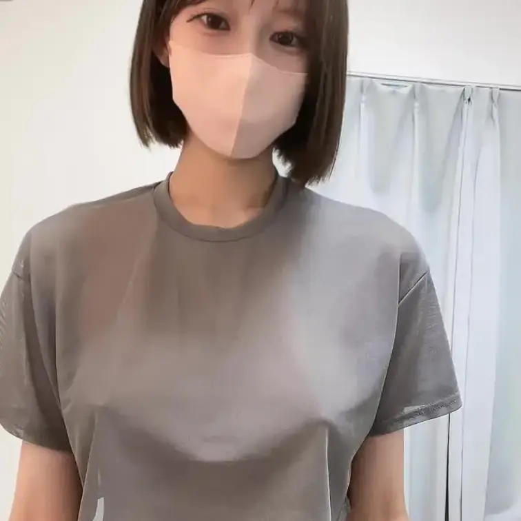 めくって全部見せちゃう！😳