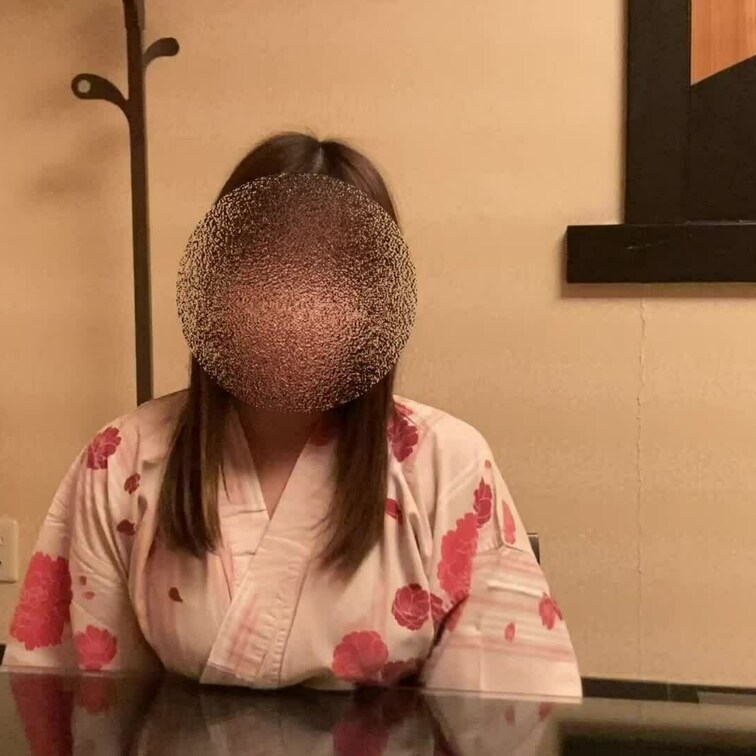浴衣の紐で腕を縛って挿入、最後は手コキで谷間にぶっかけ