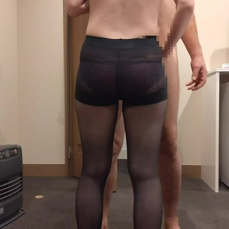 ショーツと黒ストのみの格好で他人棒に奉仕する妻をご覧下さい