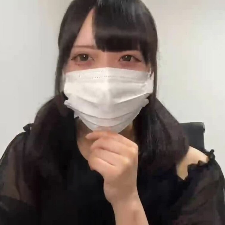 【りん 18 歳】

りんさんのライブ配信動画です
生配信 だと、1 回の有料配信を視聴すると、おおよそ平均 5,