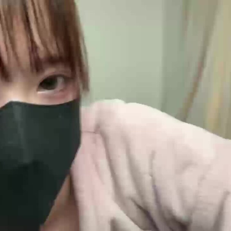 【みれい 20 歳】

みれいさんのライブ配信動画です
生配信だと、1 回の有料配信を視聴すると、おおよそ平均 5