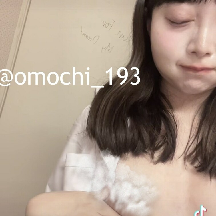 ぱいぱいティックトック
うしろのドアの落書きは受験期に病み散らかして自分を奮い立たせるために書いた🥸