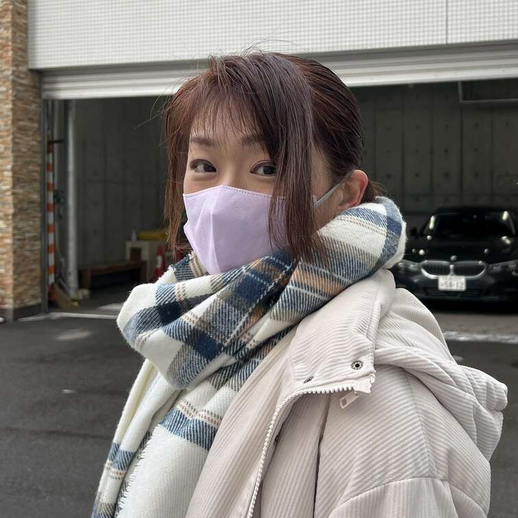 寒いからぁ、、、
えっちな格好では、、、
出かけられないよぉ。。。