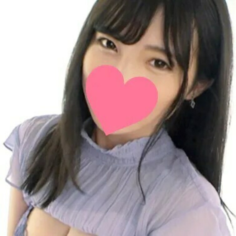 見るからに清楚な女の子ですが脱がせてみるとギャップにビックリ😍❣️
ずしりと重みを感じるGカップの天然おっぱいのご登場