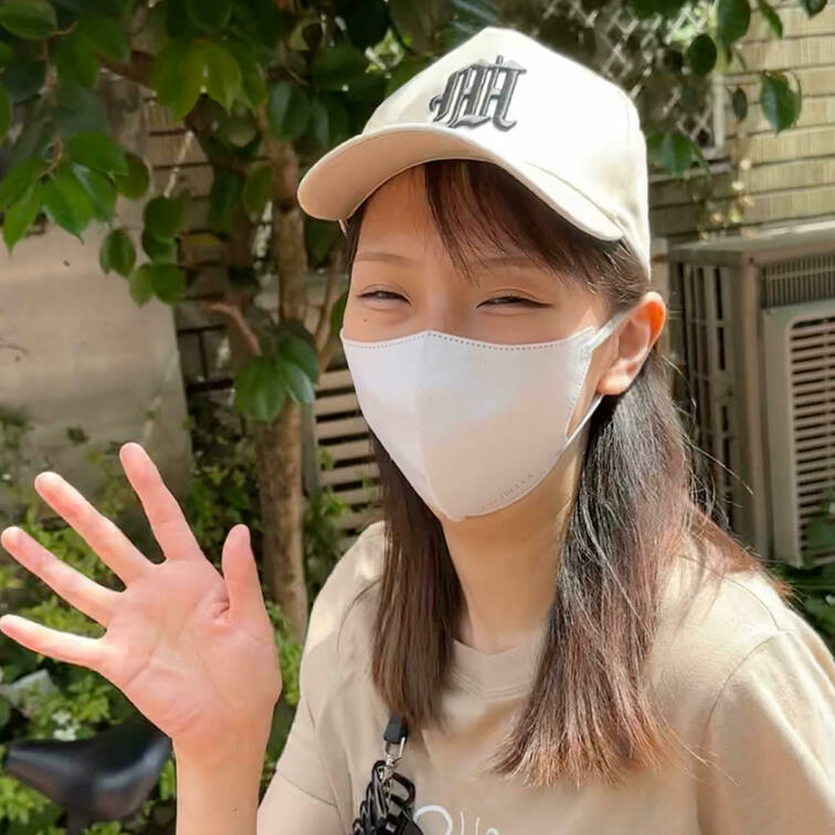 #195【KANA 23歳】
今回ストリートスナップに協力してくれたのは、マウジーのTシャツが可愛いKANAちゃん😎