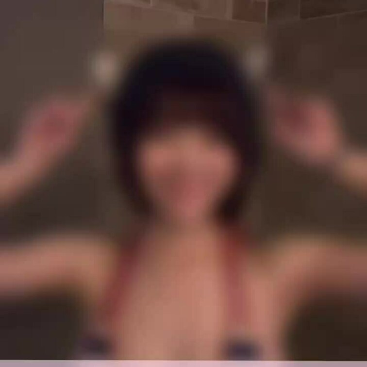 サウナで…❣️
いつも友達が「かわいい！♡」って言いながら撮影してくれるから少し照れてる笑