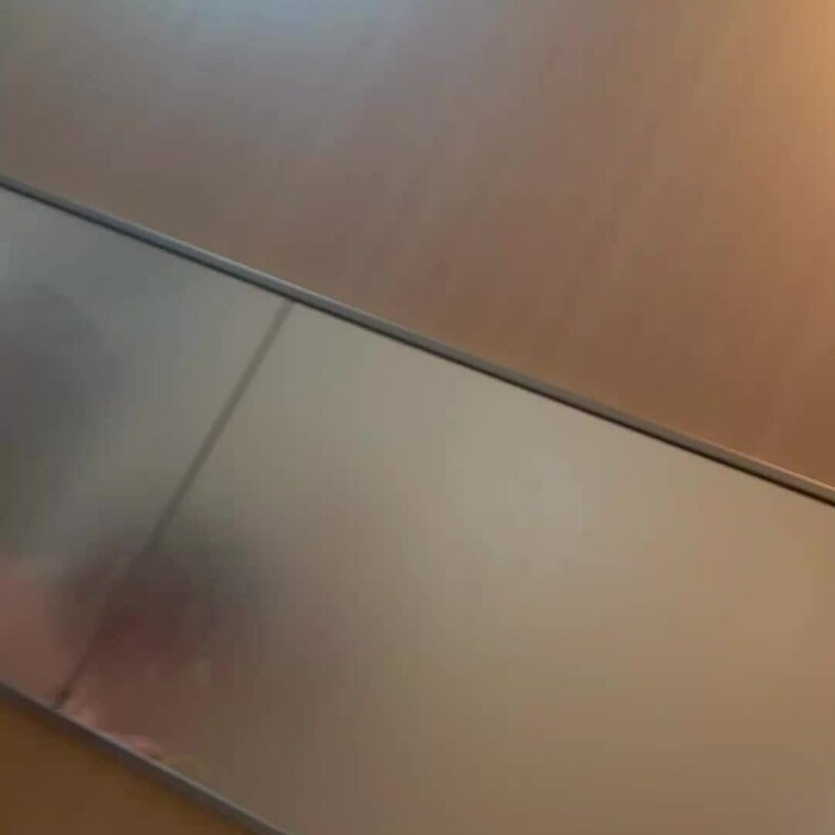 ムダ毛処理する妻様❤️
人妻の日常を覗き見出来ます😍
目の前に妻がいるのに投稿します！