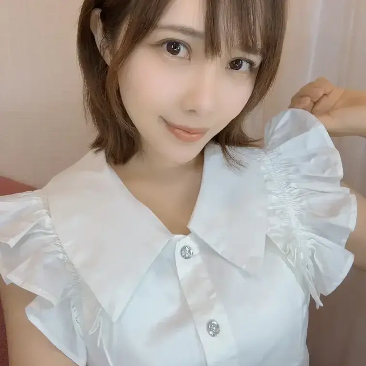 撮影の合間にパチリ📷✨
いおりさんからいただいたお洋服で、今日はちょっとラブリーなスタイルです☺️
このあと中身?も