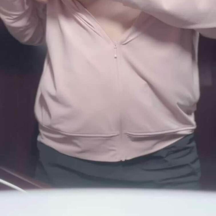 ちくびに貼った絆創膏を剥がす動画‪( ˆ꒳​ˆ )‬💓
