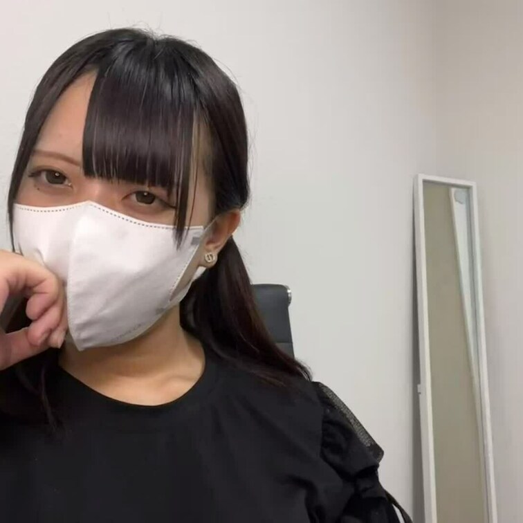 【りん 18 歳】

りんさんのライブ配信動画です
生配信 だと、1 回の有料配信を視聴すると、おおよそ平均 5,