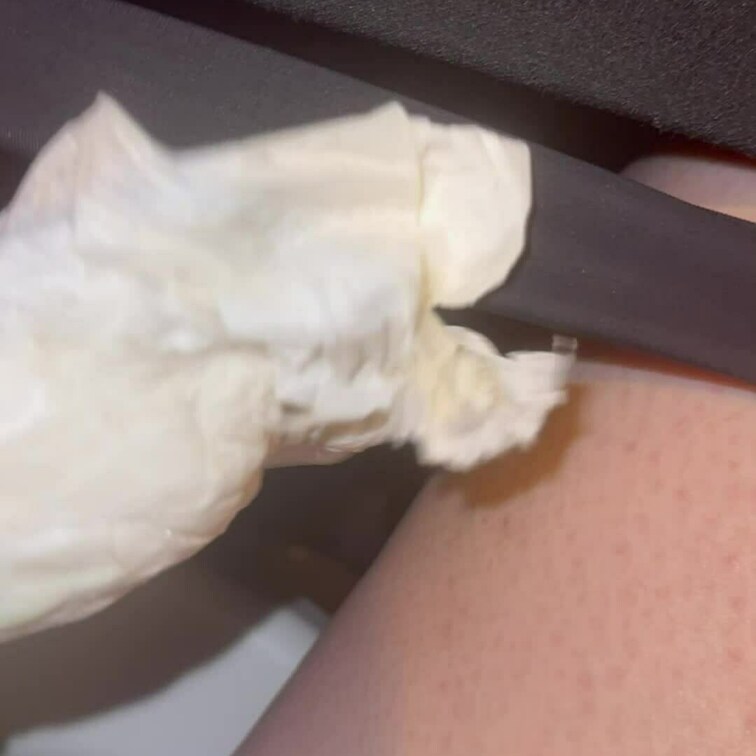 【汚パンティとぷるぷるオリモノ】トイレ中。臭いもキツい！オリモノ、、、食べる？？笑