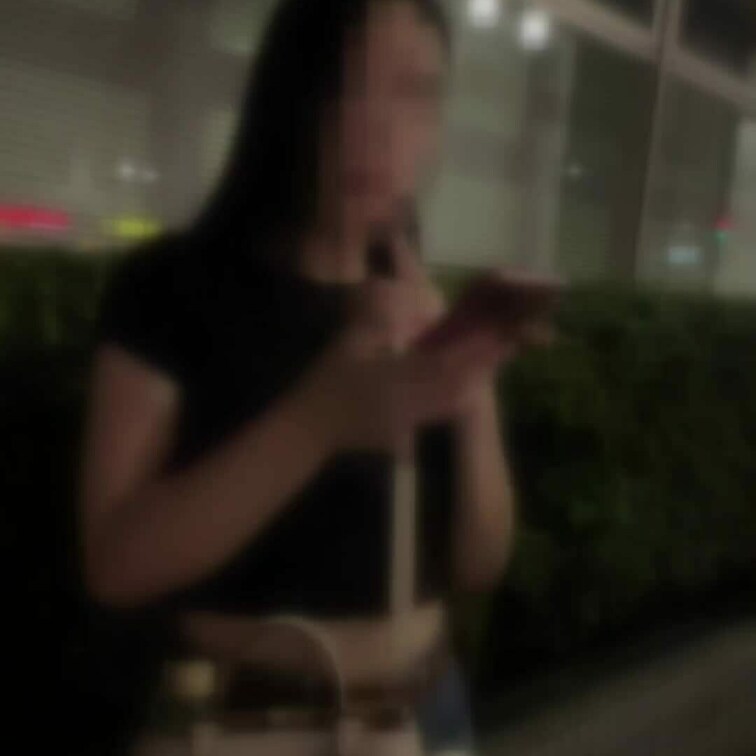 まゆちゃん／25歳

職業：看護師
お金の使い道：ホスト

Ｈカップ爆乳のスタイル抜群看護師！
副業禁止なの