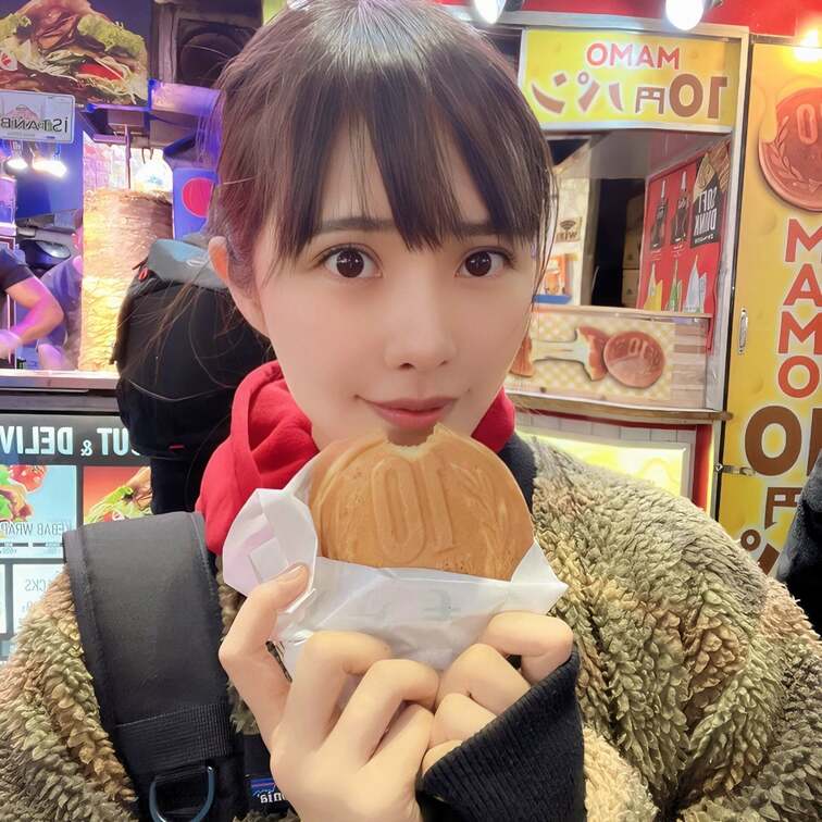 お正月は10円パンを初めて食べました！

すごい人気で、ドンキに行列ができてた😵

チーズが入ってて、めっちゃ美