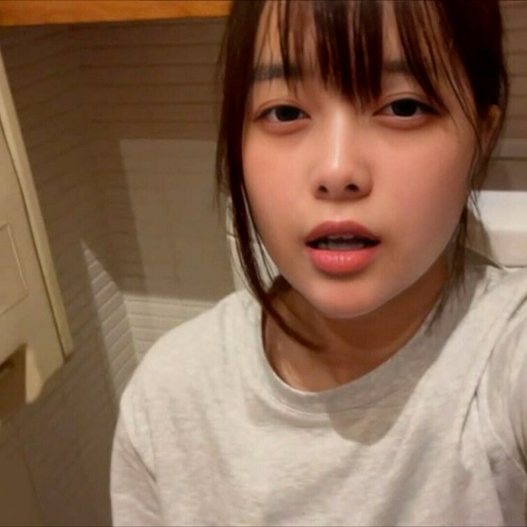 【ファン限定フル動画】🎁

隣の部屋でト◯レしてる人がいるのに壁越しに
激しくオナニーしてイキまくりました…