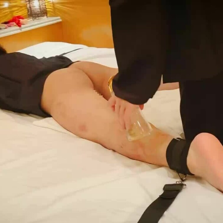 ゆー🥦くんと学ランで撮影した時の第一弾！
おもちゃで僕のお尻いじられて沢山ケツイキするけど手足固定されてて動けなかった