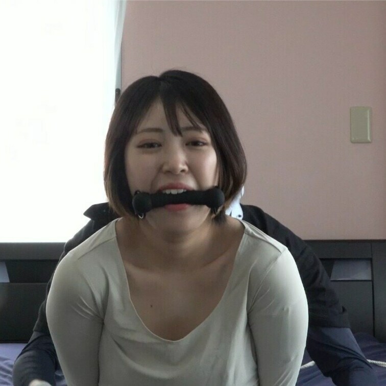 HD動画　ののちゃん『くすぐり②&グラビア』

ストレッチ素材のヨガウェアに着替えてもらいくすぐりを敢行

そし
