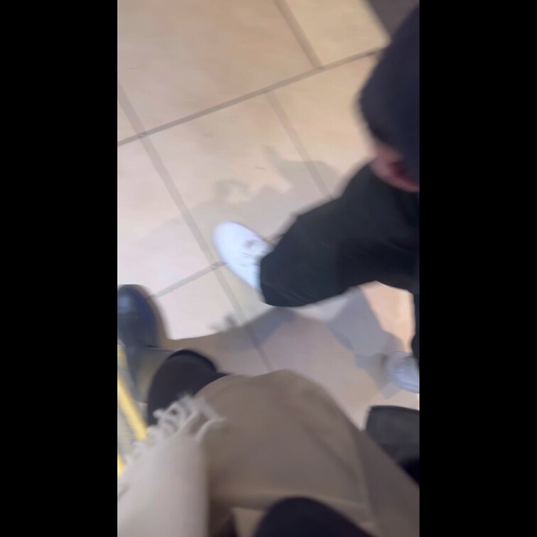 【いいね押してくれたら嬉しいです🫣🩷】
 
 ⚠️顔出し⚠️

逆ナン成功！？
 
 バー帰り寂しく帰ってる