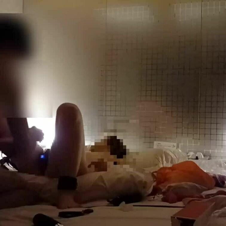 手のひら押し吸うやつ

新たな発見アリ。キスもハグも積極的で反応も力も強い介護士さん23

手のひらで押せる吸う