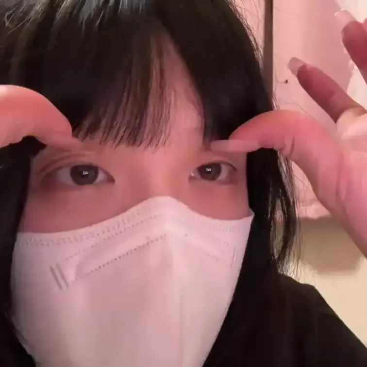 【みれい 20 歳】

みれいさんのライブ配信動画です
生ライブ配信だと、1 回の有料配信を視聴すると、おおよそ平