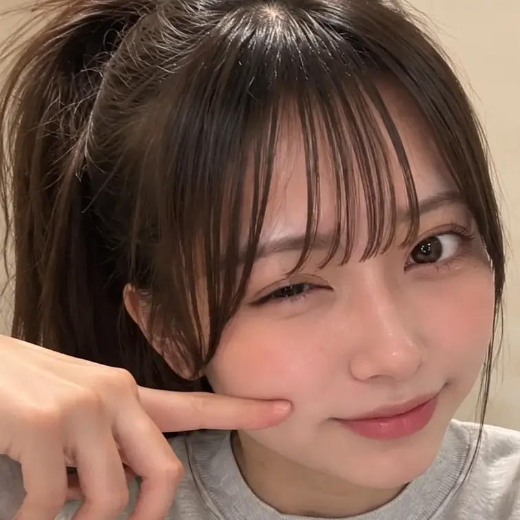 ウィンクしてみたけど、2枚目のほうが私っぽいかも。笑🤍