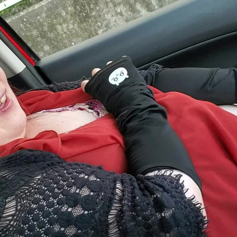 動画です。車の中で露出してもらいました。