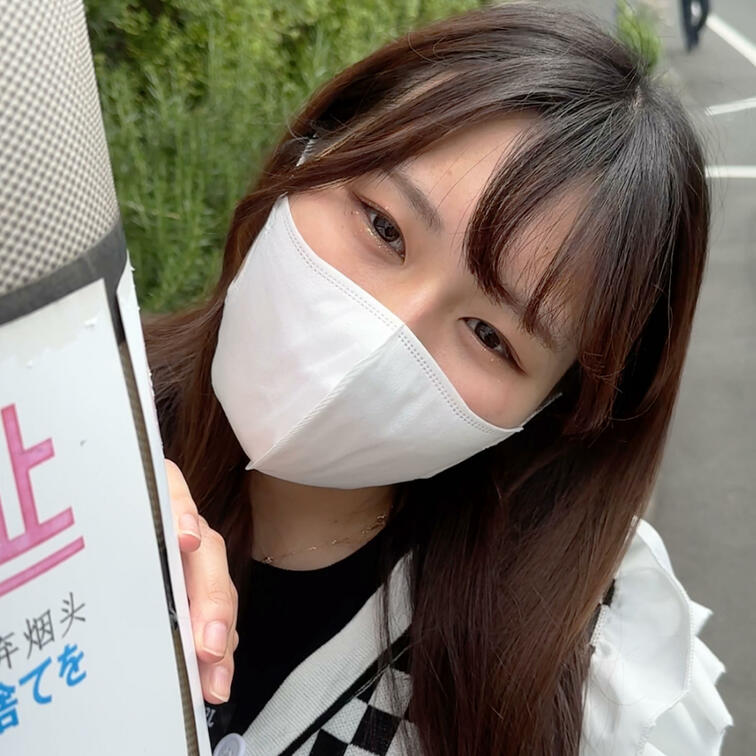 #54【RIRI 21歳】
今回ストリートスナップに協力してくれたのは、フリルシャツでキュートな着こなしを披露したRI