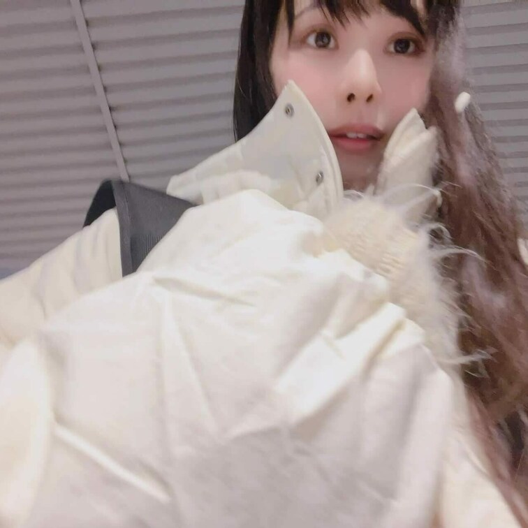 メリークリスマスイブ🎄！

新しいコートを買ったので
なんだかたくさん自撮りしたくなっちゃう💓

白いコートっ