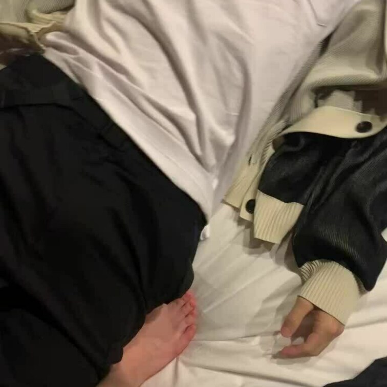 この子みかに踏まれないと生きていけないらしい笑笑情け無いね🥰みかがずっとペットとして飼ってあげるよ