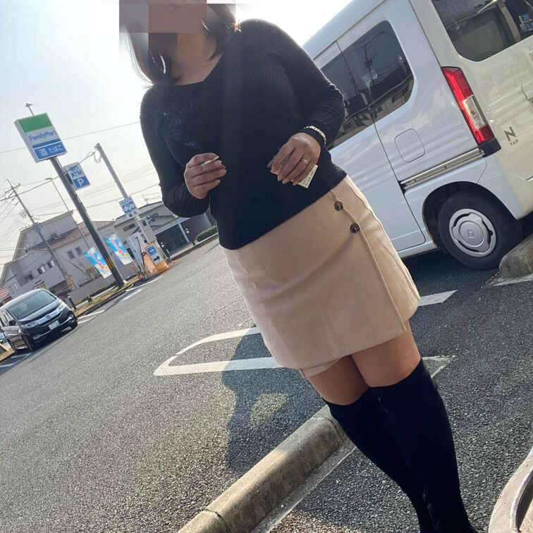 気になる下着は…ブルー