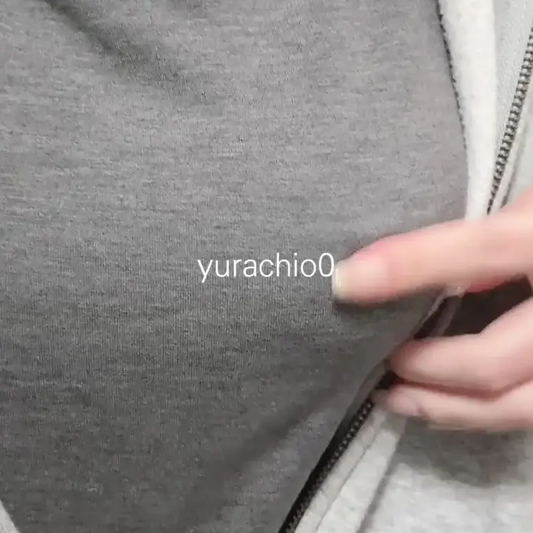 Twitterにのせる写真撮ってたら触りたくなっちゃって乳首いじいじしたやつ( ⸝⸝  ̫  )