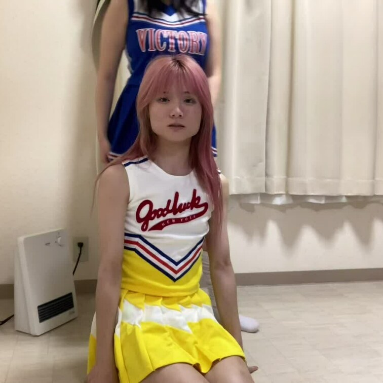 チアガールコスの朕様の顔面騎乗くすぐり責め
ドS女の朕様に男の○○○が責められます
今回は顔面騎乗やくすぐりです
