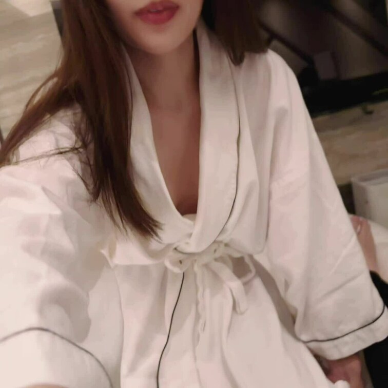 💚マイファンズ限定動画です💚


「ねえねえ♡ハメ撮りしよ？♡」

性欲を抑えきれない痴女もがちゃんハメ撮りを