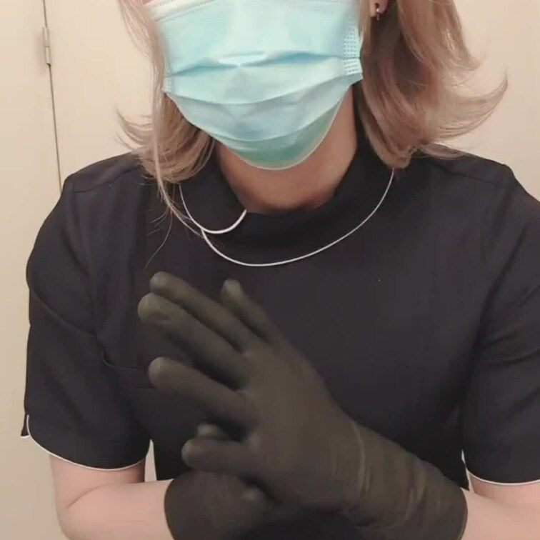 黒ナース服に黒手袋🖤