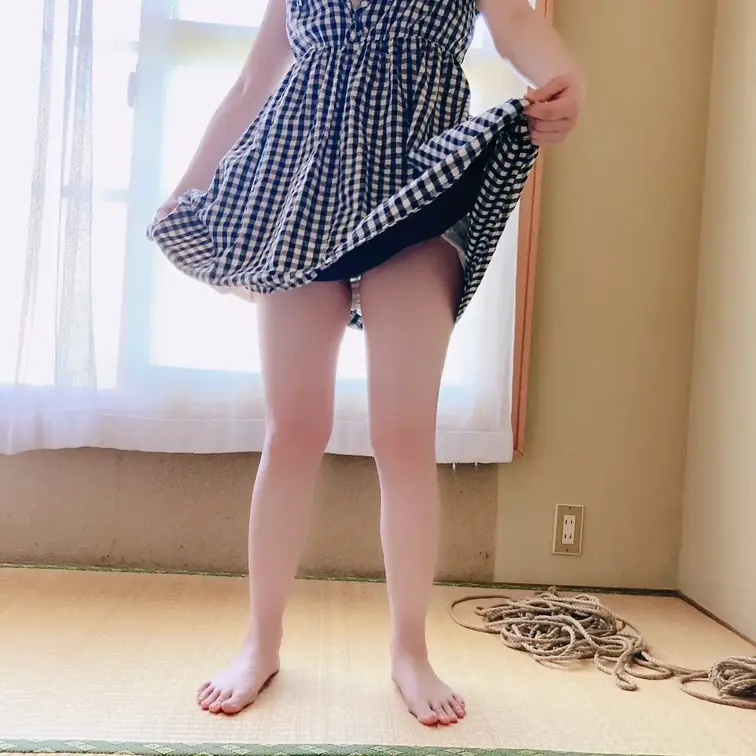 【フリー】窓辺 ～初めての頃～ 

愛妻zeroさんと出会った頃、小さい和室で初めての撮影シーンです。縛りも撮影も、