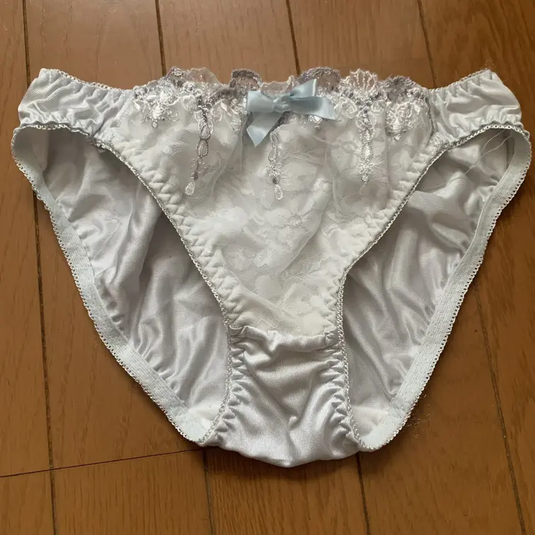 今日のリナの脱ぎたてパンツ🥰