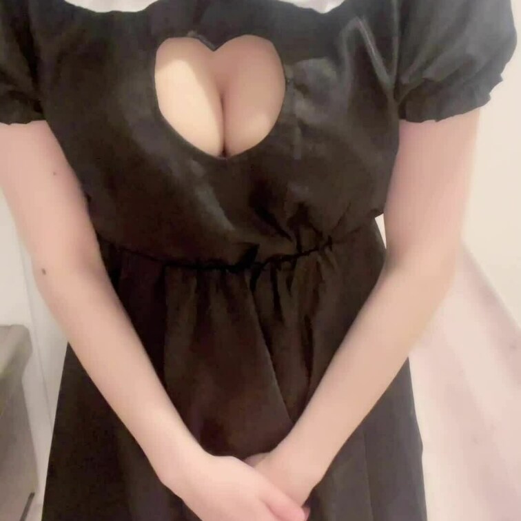 メイドで指オナニー