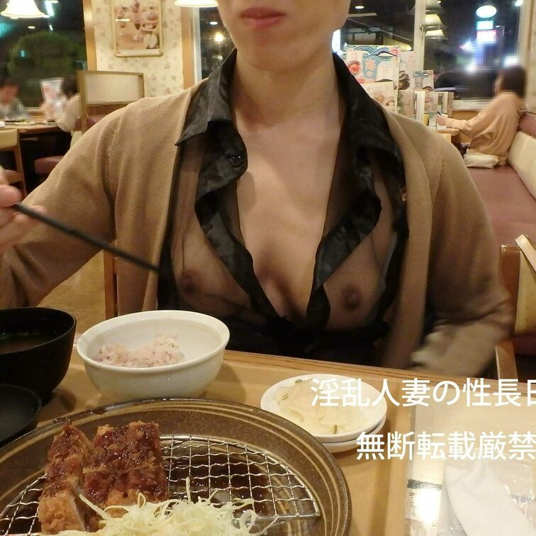 夕食の時間。