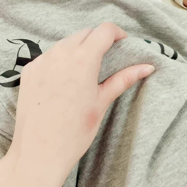 お昼からソファで旦那のを触っちゃいました❤️
最後は直接❤️