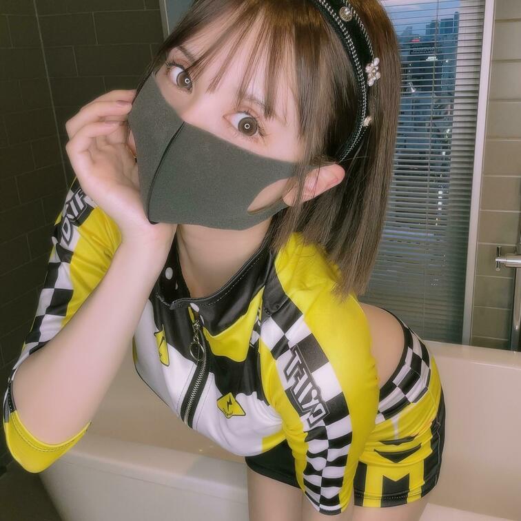 はじめまして！！フォローしてね💕
レースクィーンのコスプレ💕