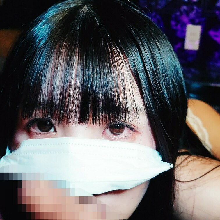 昼の顔はフォロワーxx万人有名コスプレイヤーxxxx
夜の顔は新人変態裏垢女子うるみ
