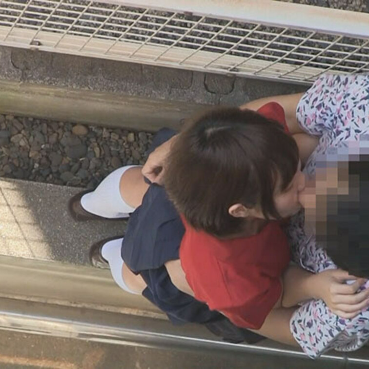 野外でフェラする体育祭終わりのカップル


撮影者は「仕事場のあるビルが、分煙で、喫煙所が非常階段に設置されていて