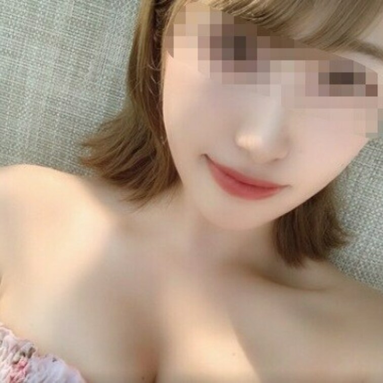 芸能人級の逸材
見た目もスタイルも性格もいい
しかし夜のほうは、、、草